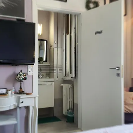 In House.. 3*