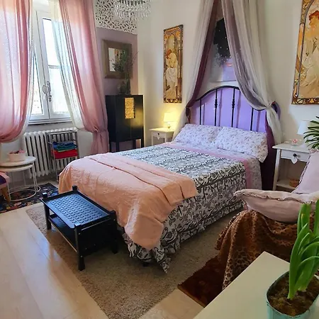 In House.. 3* Florence