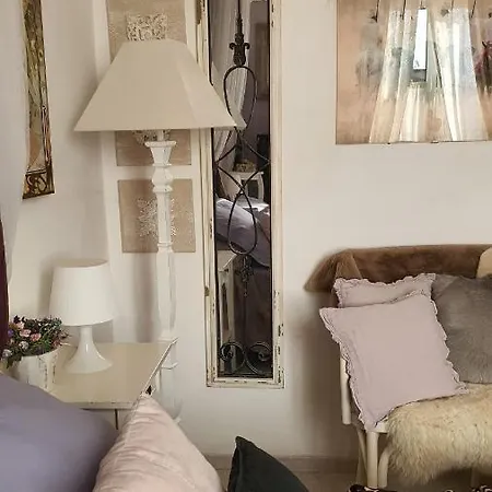 بيت ضيافة In House.. *