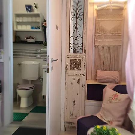 In House.. بيت ضيافة
