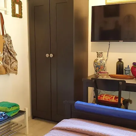 In House.. פירנצה