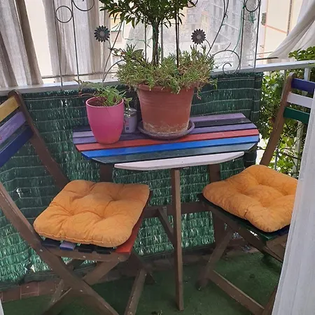 In House.. בית הארחה