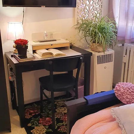 In House.. בית הארחה