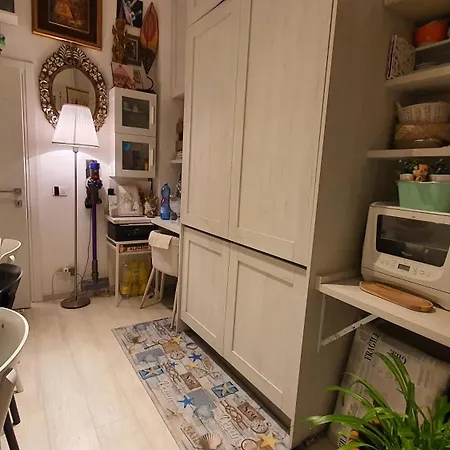 In House.. פירנצה